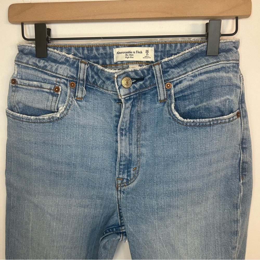 Abercrombie & Fitch Women’s Curve Love The Mom High Rise Jeans, Size 26/2R - Picture 4 of 12